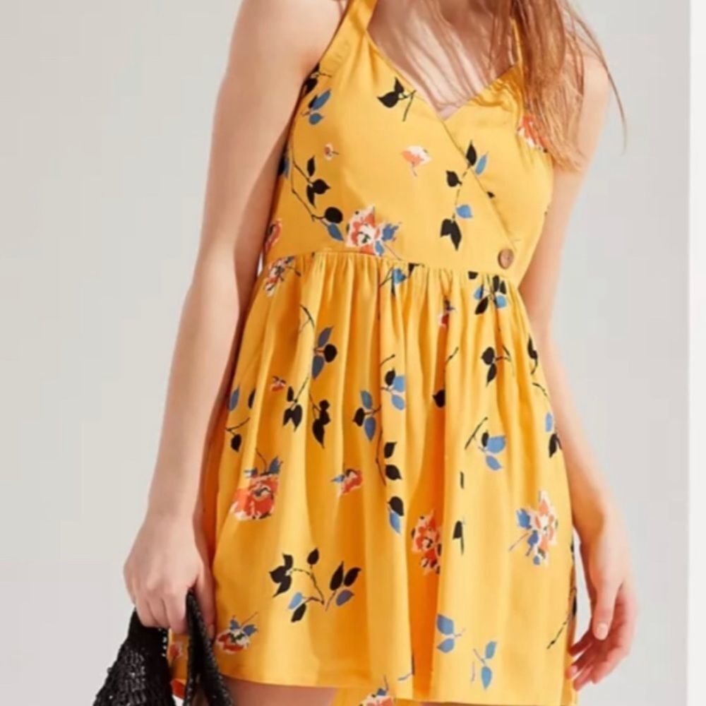 Urban Outfitters pippa dress large yellow dress